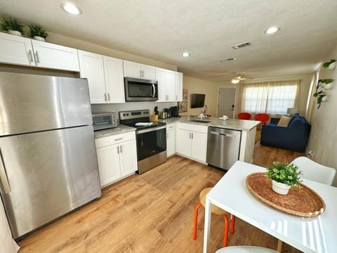Amazing kitchen with dishwasher!
