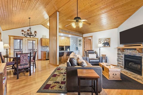Enjoy the breezy, open flow of the main living spaces​