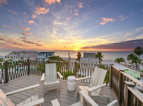 Roof Top Deck with Gulf Views!