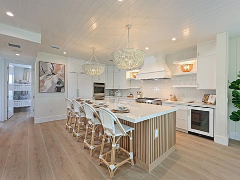 Fully Stocked Kitchen!