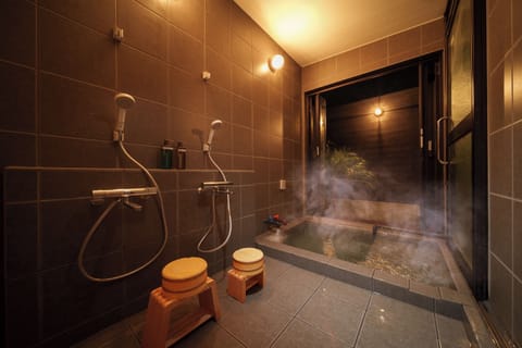 Comfort Condo, Balcony | Hot springs