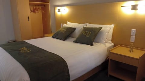 Desk, laptop workspace, free WiFi