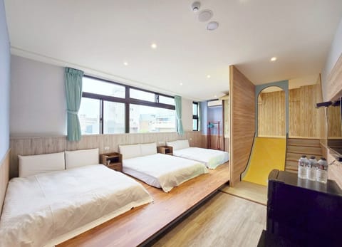 Family Room, City View | Desk, laptop workspace, free WiFi