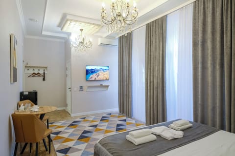 Superior Double Room | Laptop workspace, blackout drapes, soundproofing, free WiFi