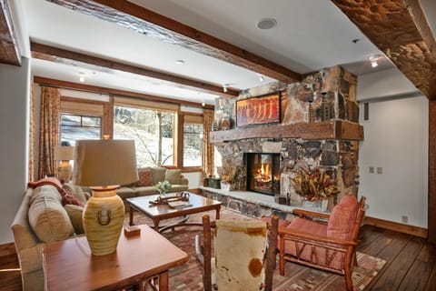 Condo, 3 Bedrooms | Interior