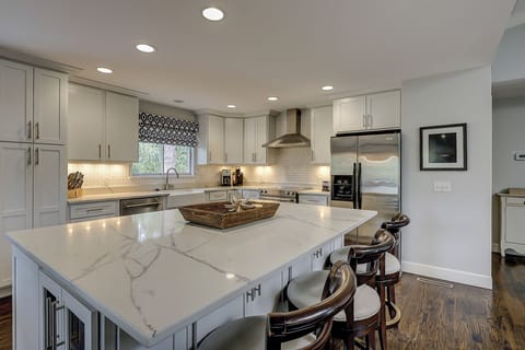 4 Brown Pelican - Kitchen (Upstairs)