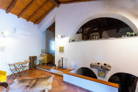 Flat-screen TV, fireplace