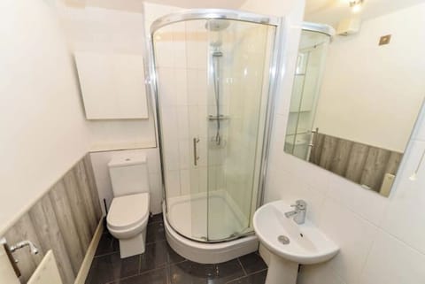 Modern City Apartment - 9 Min Walk to Belfast Centre Apartment in Belfast