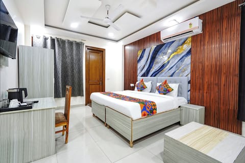 Egyptian cotton sheets, premium bedding, free WiFi, bed sheets