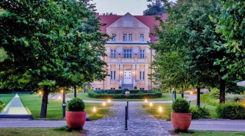 Hotel Exterior [summer]