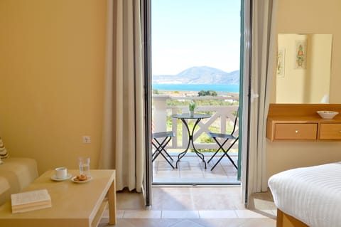 Studio, Sea View | Soundproofing, iron/ironing board, rollaway beds, free WiFi