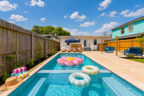 Just step from the house straight into your private pool and patio space! Paix Bleu Dragonfly Cottage was designed so everyone can stay connected—inside and out.