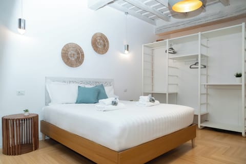 Deluxe Apartment, City View | Blackout drapes, soundproofing, iron/ironing board, free WiFi