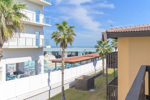 Condo, 1 Bedroom | Property grounds