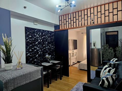 Apartment, 1 Bedroom, Accessible | Living room