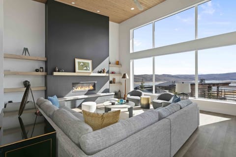 Indoors, Architecture, Building, Furniture, Living Room