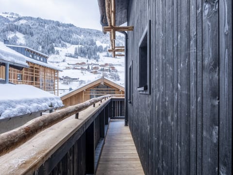 House | Balcony