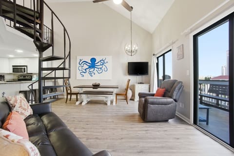 Regatta Condo 304C- Living Room View