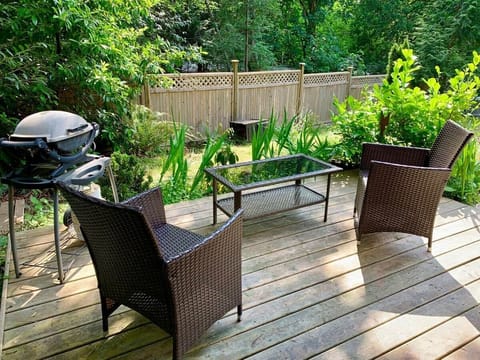 Private patio with propane bbq/grill