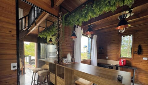 Deluxe Chalet, Jetted Tub, Mountain View | Interior