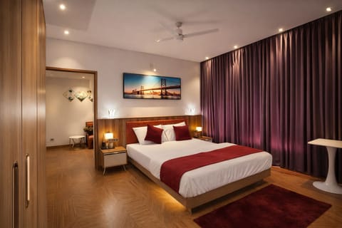 Royal Suite | Laptop workspace, free WiFi, bed sheets