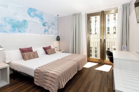 In-room safe, desk, blackout drapes, soundproofing