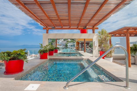 Condo - Image 2