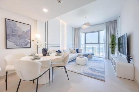 Apartment, Balcony, City View | Living area