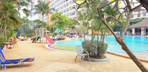 Condo, 1 Bedroom, Smoking, Balcony | Garden