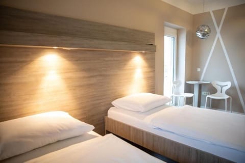 Classic Twin Room | Free WiFi