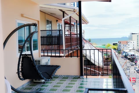 Suite, 2 Bedrooms | Terrace/patio