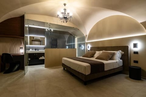 Deluxe Double or Twin Room, Balcony | Free minibar, in-room safe, individually decorated