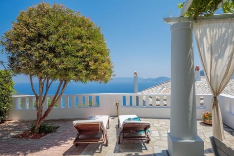 Seaview from the property - Majestic sea view from the garden of the property