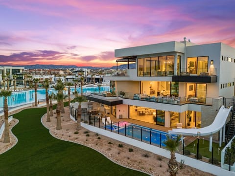 House, Multiple Bedrooms | Pool