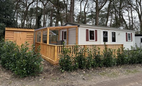 Recreatiepark Klein Zwitserland - Berk - front