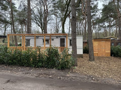 Recreatiepark Klein Zwitserland - Jeneverbes - front