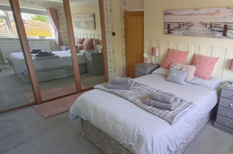 2 bedrooms, iron/ironing board, WiFi (free), bed sheets