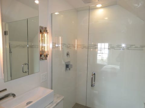 Luxury Townhome, 2 Bedrooms, Terrace, Sea View | Bathroom | Hair dryer, towels