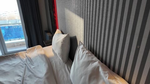 Double Room, Balcony, City View | Desk, laptop workspace, blackout drapes, soundproofing