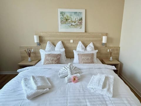 Apartment | 1 bedroom, bed sheets