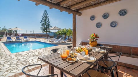 Villa El Algarrobo Frigiliana by Ruralidays