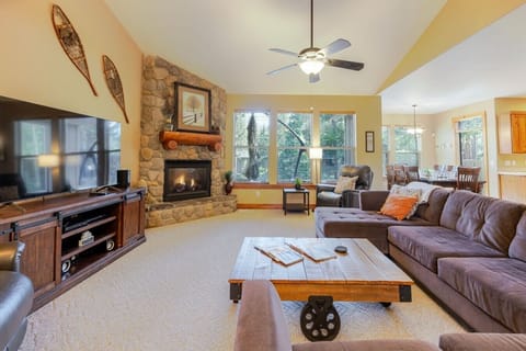 Living Room | Fireplace | TV & Ceiling Fan