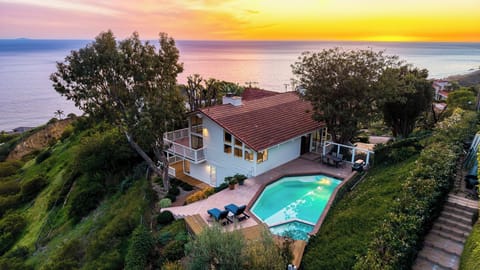 House (4 Bedrooms) | Front of property
