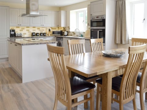 Convenient dining area within kitchen | Old Dairy - Andover Lane Farm, Faberstown, near Andover