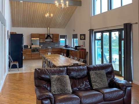 Open plan living space | Ferry View, Martham