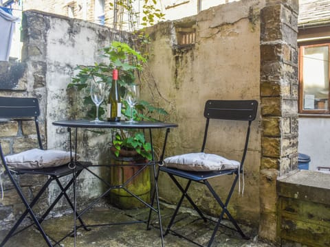 Sitting-out-area | Limestone Cottage, Hebden Bridge