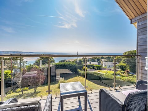 Sitting-out-area | Verbier, Aberdyfi