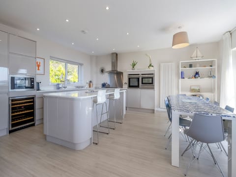 Open plan living space | Verbier, Aberdyfi