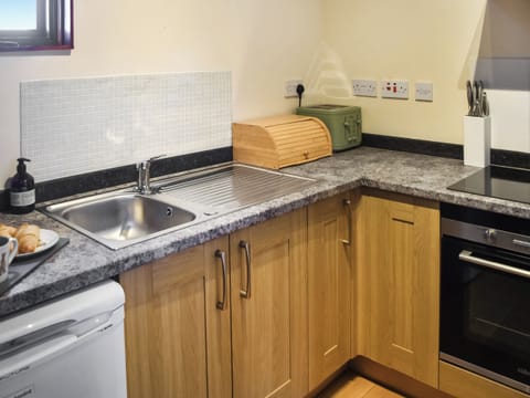 Kitchen | Cartlodge Loft - Elm Vale Farm, Palgrave, near Diss