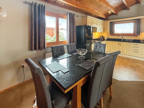 Dining Area | Bittern Lodge - Tattershall Retreats, Horncastle